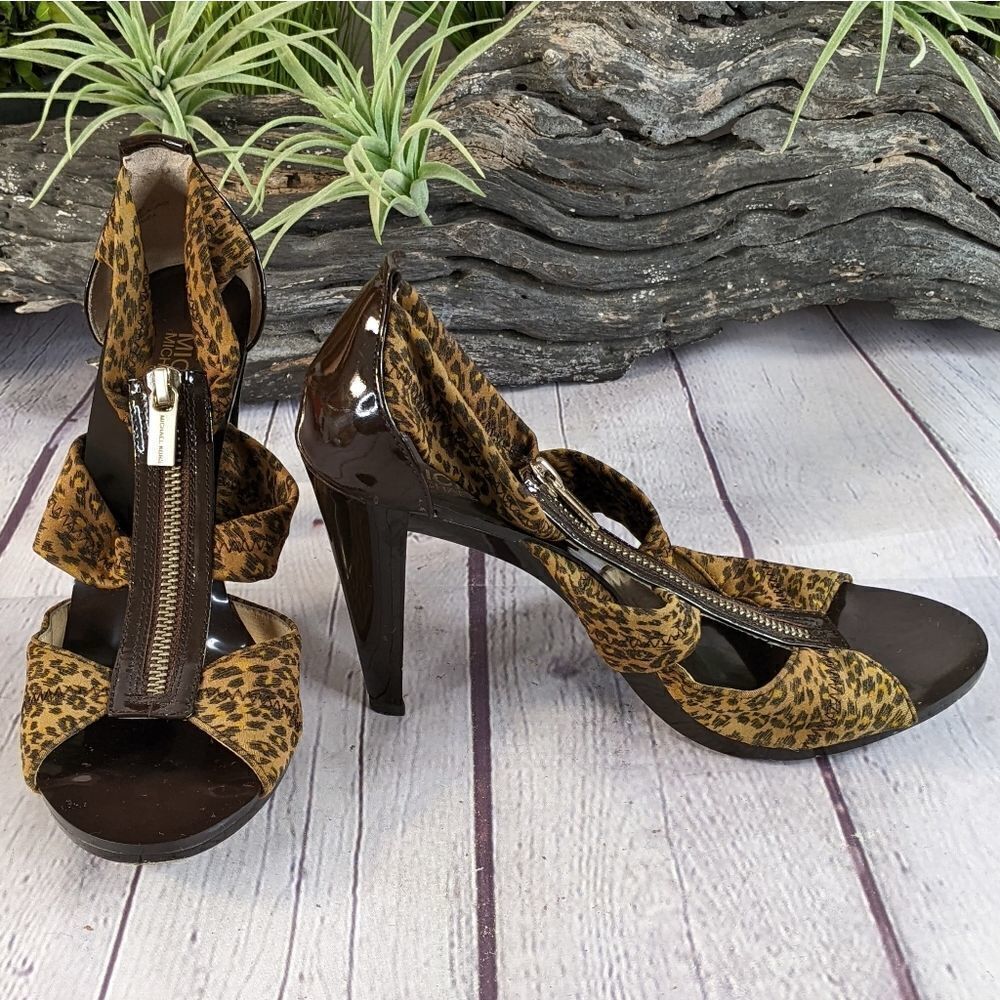 Michael Kors "Berkley" T-Strap Sandals Heels - Picture 3 of 11